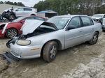 2005 Chevrolet Classic  Red vin: 1G1ND52F55M237990