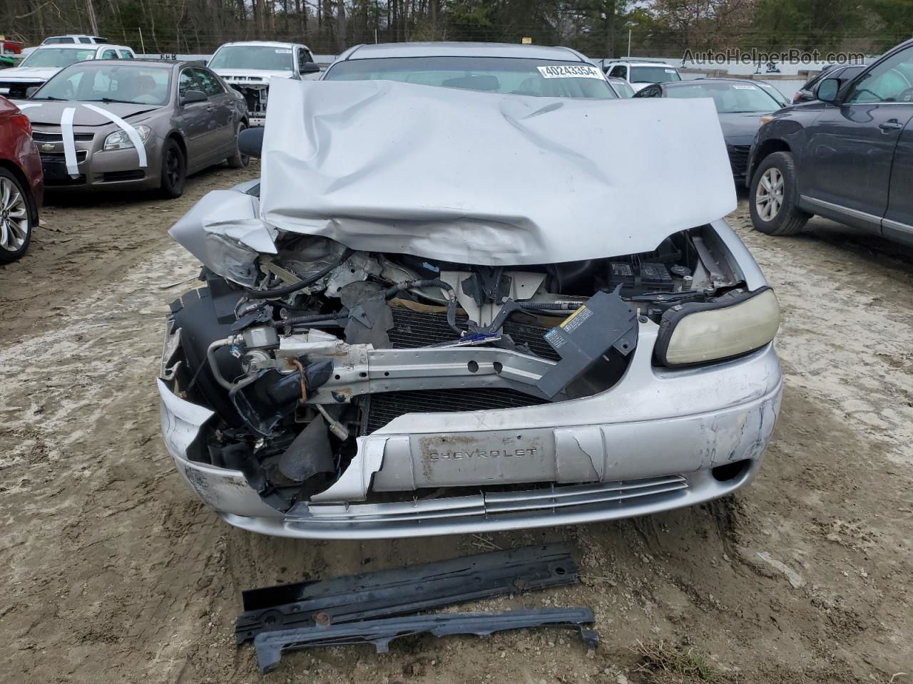 2005 Chevrolet Classic  Red vin: 1G1ND52F55M237990