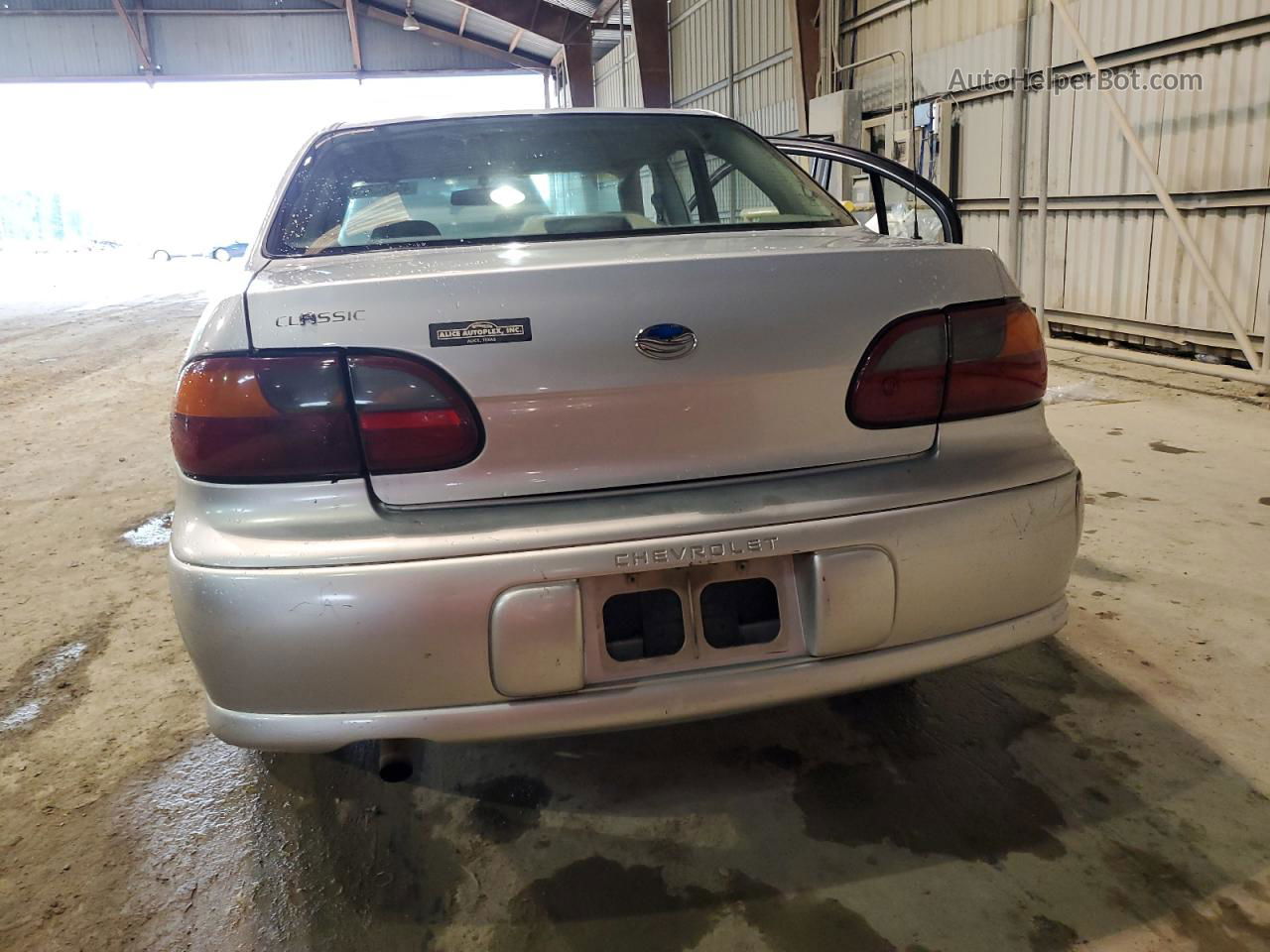 2005 Chevrolet Classic  Silver vin: 1G1ND52F75M149345