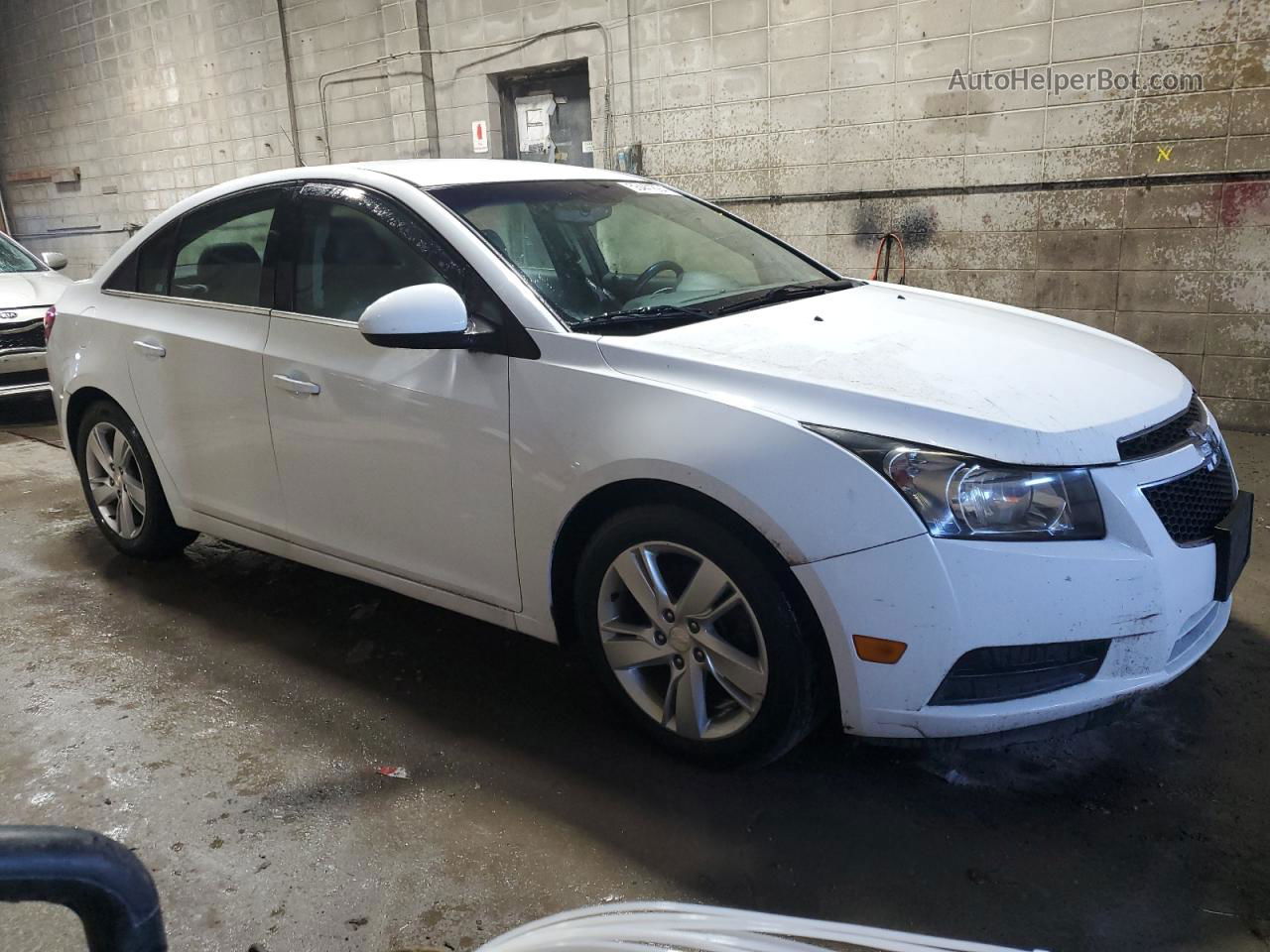 2014 Chevrolet Cruze  White vin: 1G1P75SZ5E7252398