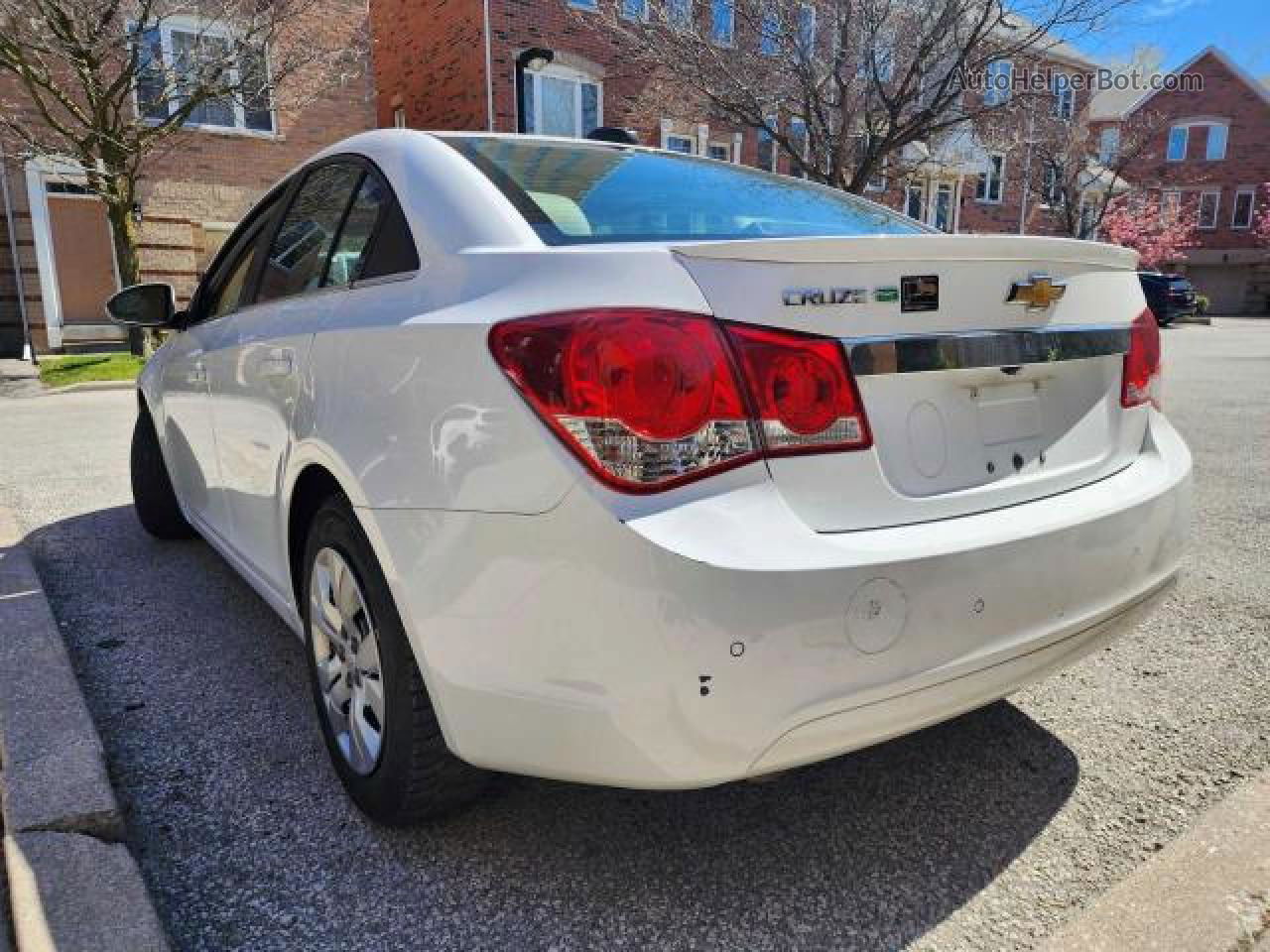 2015 Chevrolet Cruze  White vin: 1G1P75SZ7F7166950