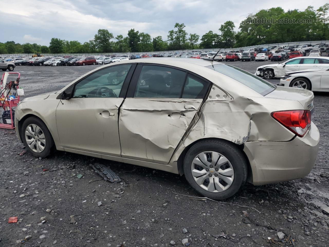 2013 Chevrolet Cruze Ls Cream vin: 1G1PA5SG0D7256194