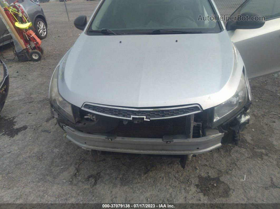 2013 Chevrolet Cruze Ls Серебряный vin: 1G1PA5SG0D7279202