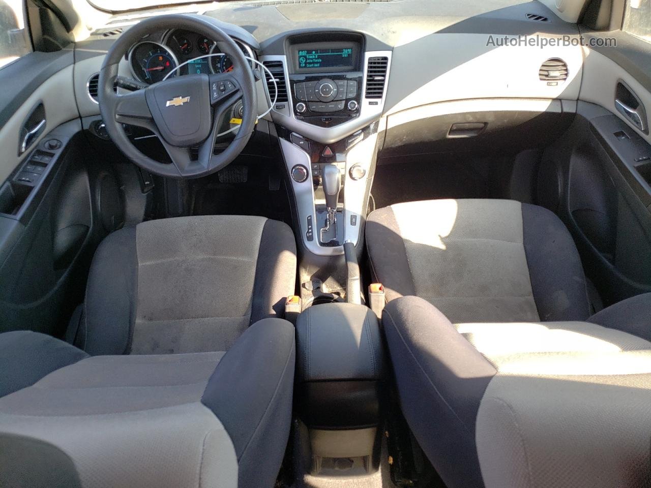 2015 Chevrolet Cruze Ls Silver vin: 1G1PA5SG2F7140224