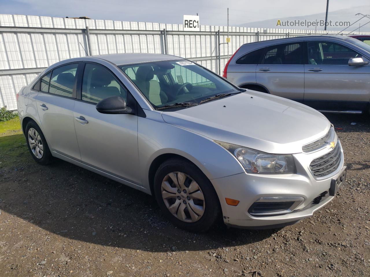 2015 Chevrolet Cruze Ls Серебряный vin: 1G1PA5SG7F7120101