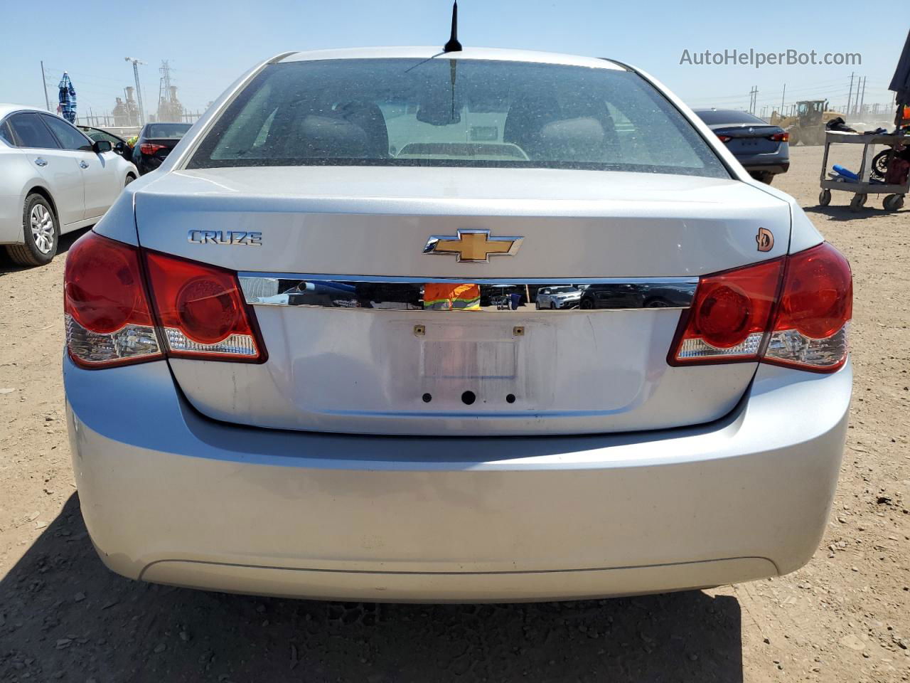 2014 Chevrolet Cruze Ls Серебряный vin: 1G1PA5SH2E7139386