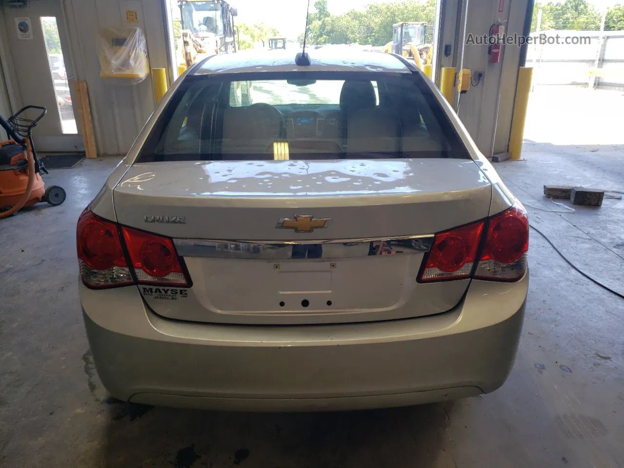 2016 Chevrolet Cruze Limited L Silver vin: 1G1PA5SH3G7140842