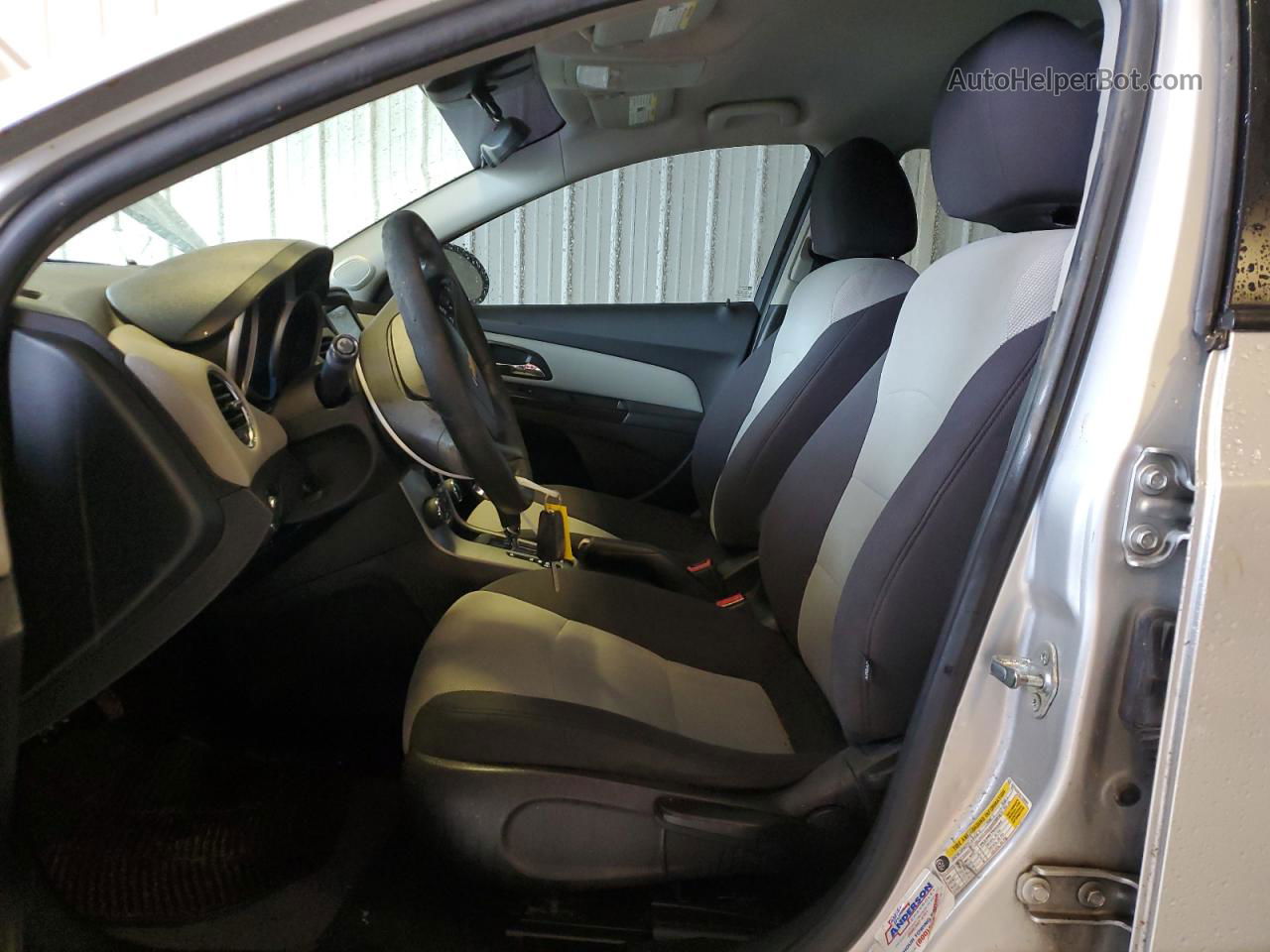 2013 Chevrolet Cruze Ls Серебряный vin: 1G1PA5SH4D7299994