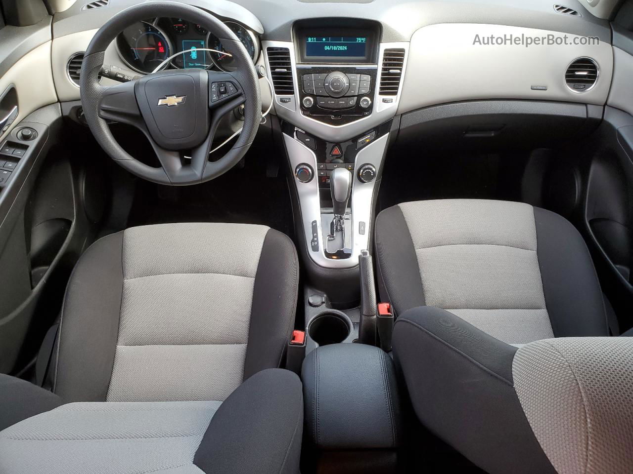 2015 Chevrolet Cruze Ls Серебряный vin: 1G1PA5SH8F7113943