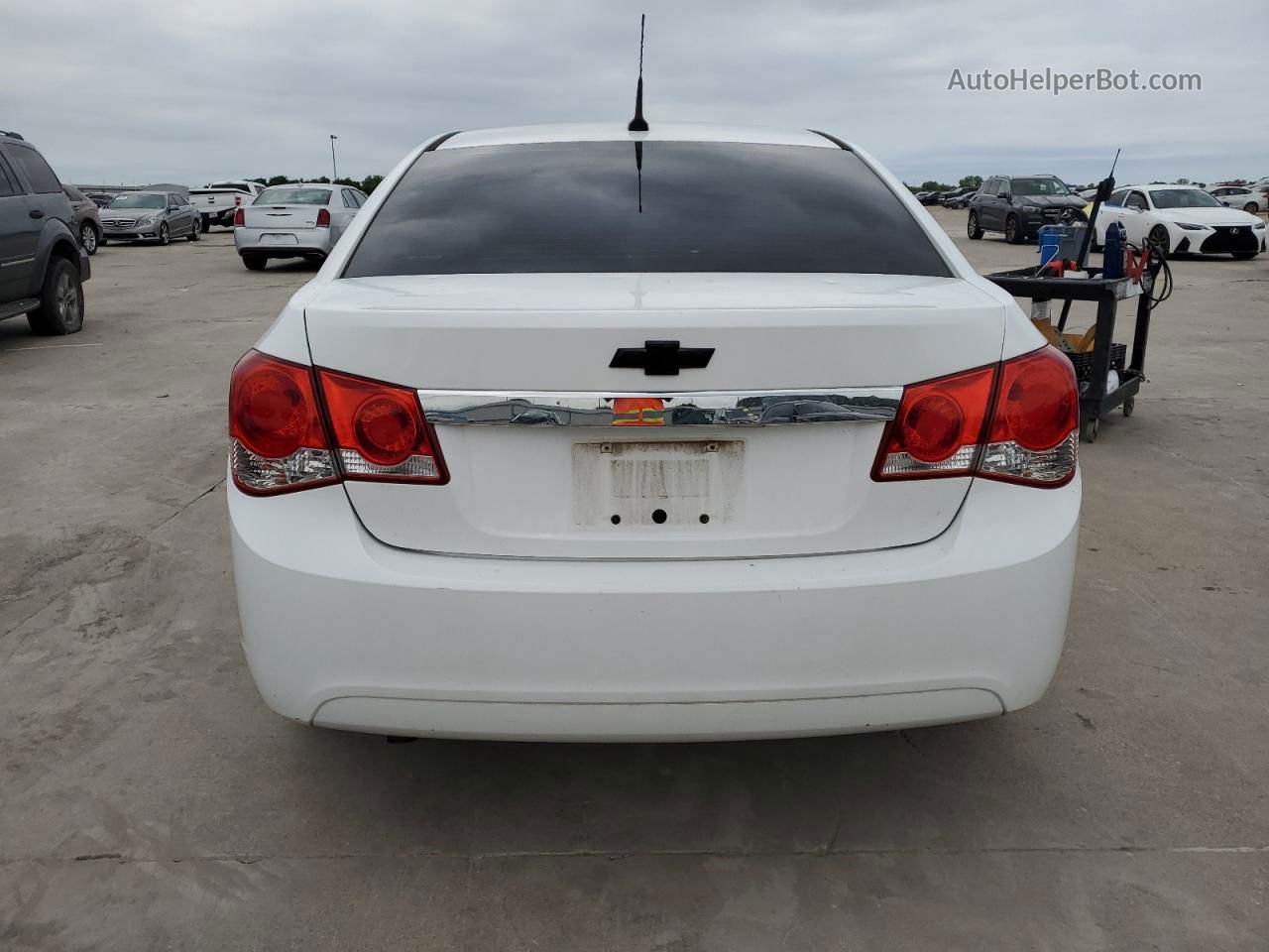 2014 Chevrolet Cruze Ls White vin: 1G1PA5SHXE7362372