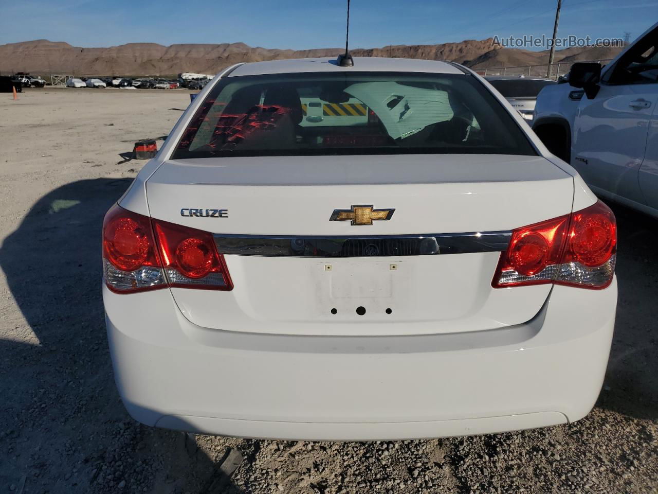 2015 Chevrolet Cruze Ls White vin: 1G1PA5SHXF7265769