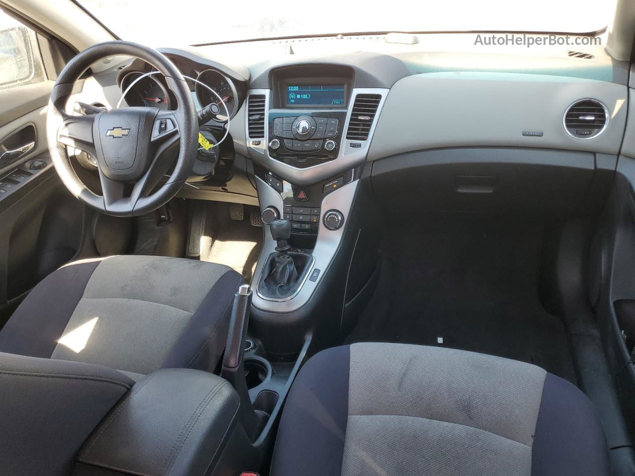 2013 Chevrolet Cruze Ls Серебряный vin: 1G1PB5SH0D7219037