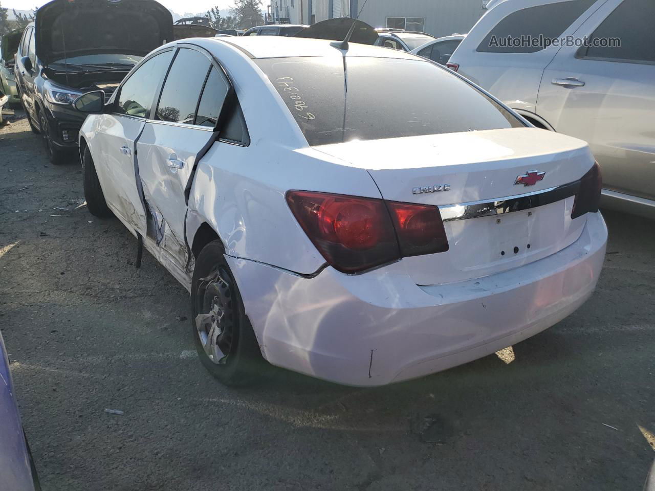 2012 Chevrolet Cruze Ls White vin: 1G1PC5SH2C7391016