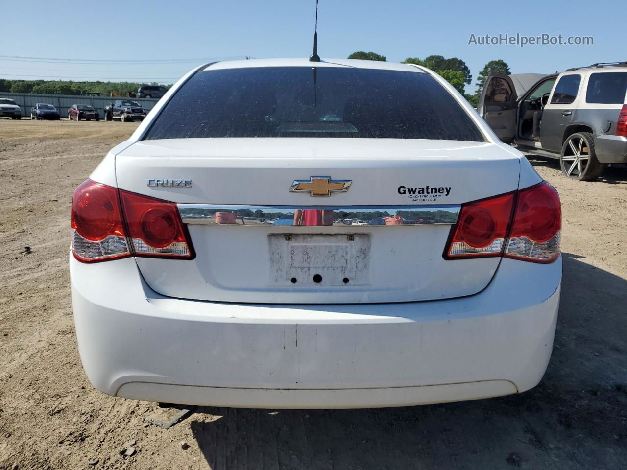 2012 Chevrolet Cruze Ls White vin: 1G1PC5SH4C7195417