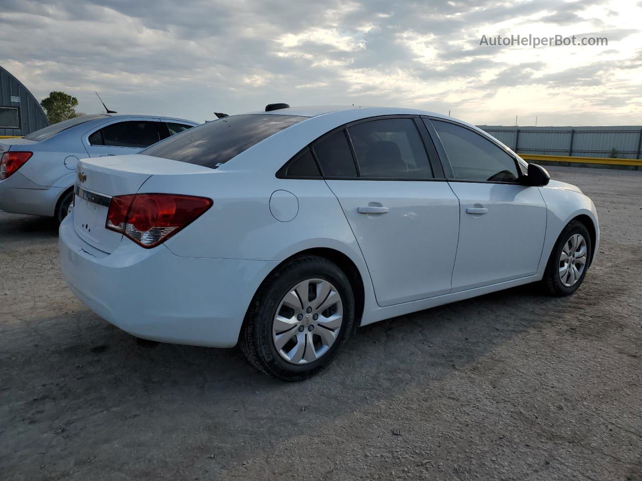 2016 Chevrolet Cruze Limited Ls White vin: 1G1PC5SH5G7174386