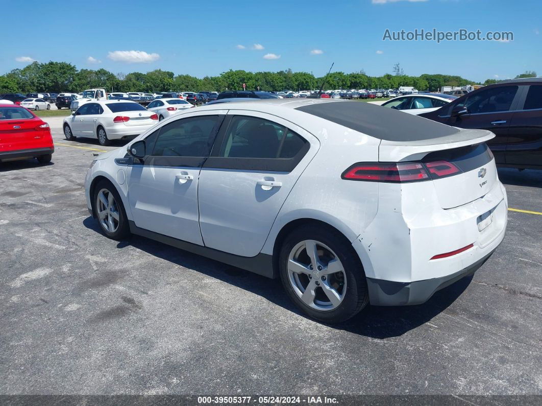 2013 Chevrolet Volt   White vin: 1G1RA6E45DU111170