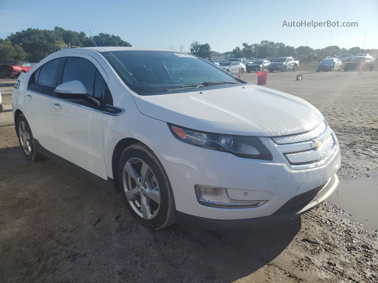 2013 Chevrolet Volt  White vin: 1G1RA6E45DU147778