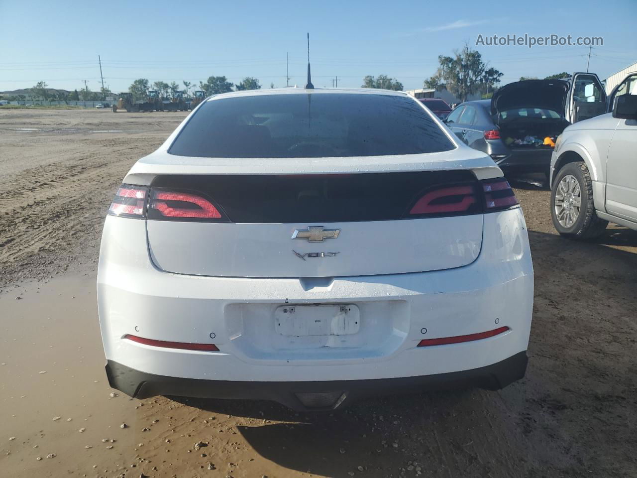 2013 Chevrolet Volt  White vin: 1G1RA6E45DU147778