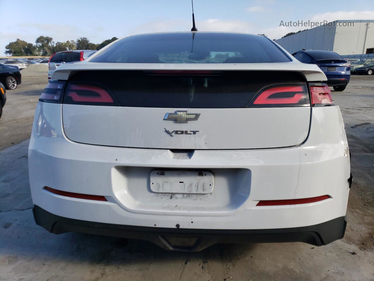 2013 Chevrolet Volt  White vin: 1G1RA6E46DU100386