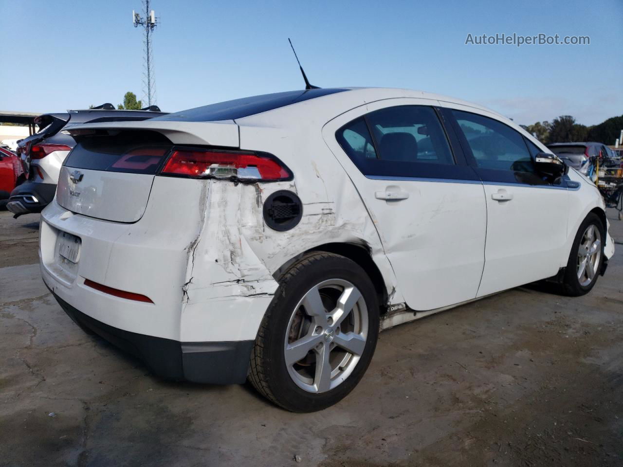 2013 Chevrolet Volt  White vin: 1G1RA6E46DU100386