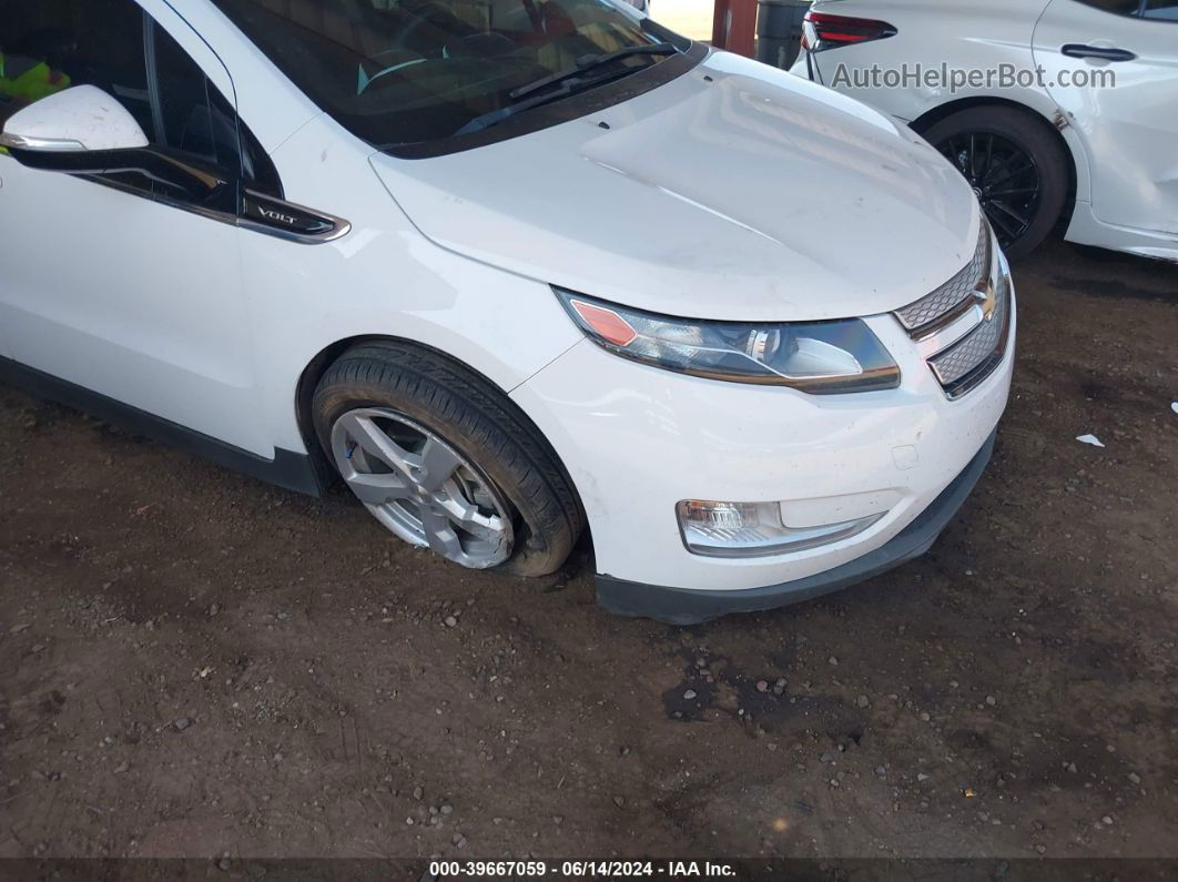 2013 Chevrolet Volt   White vin: 1G1RA6E49DU117019