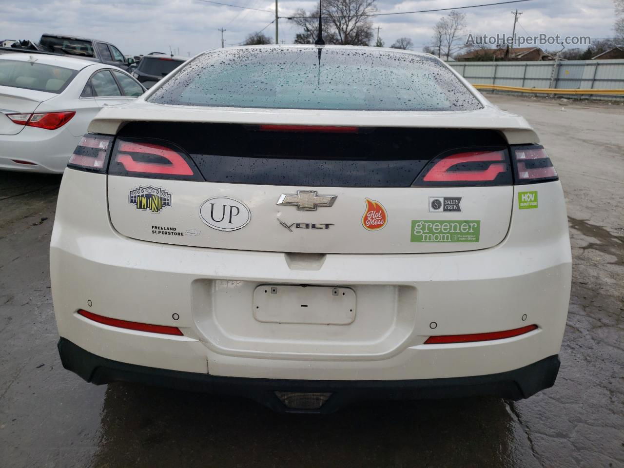 2013 Chevrolet Volt  Cream vin: 1G1RB6E41DU123605