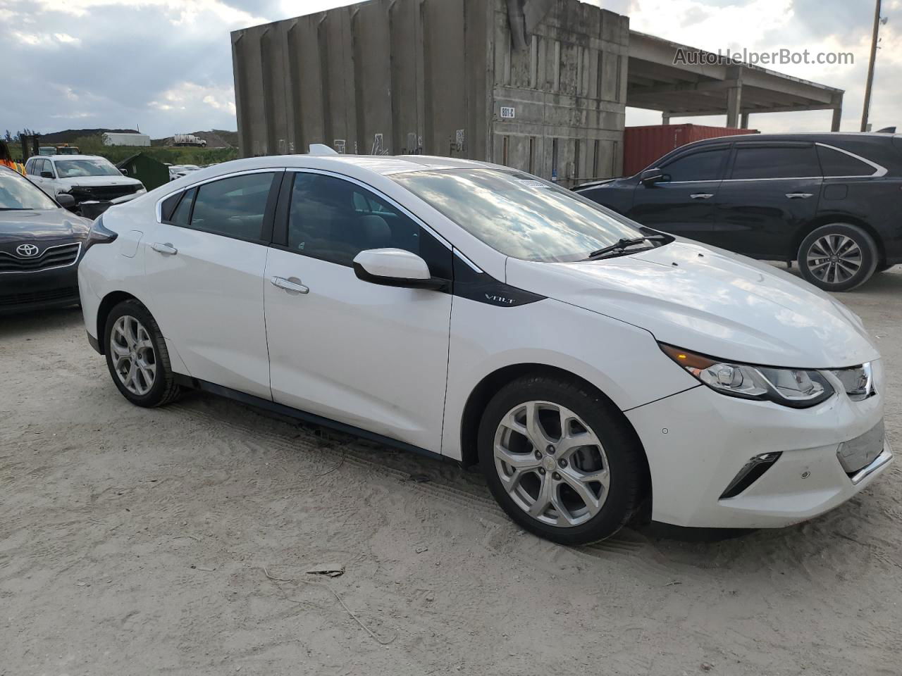 2017 Chevrolet Volt Premier Белый vin: 1G1RB6S55HU101304