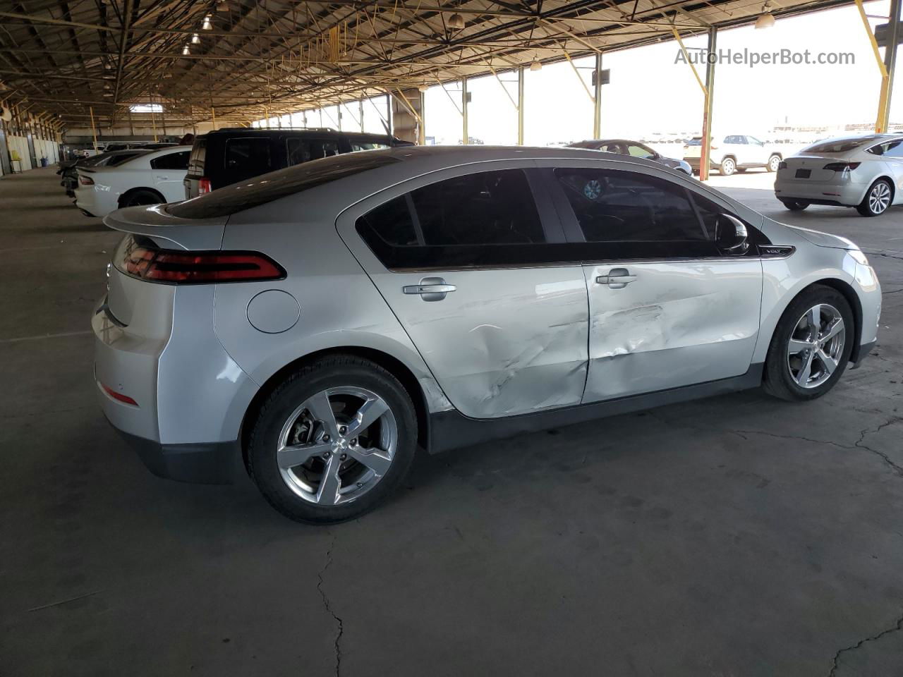 2013 Chevrolet Volt  Серебряный vin: 1G1RD6E44DU135158