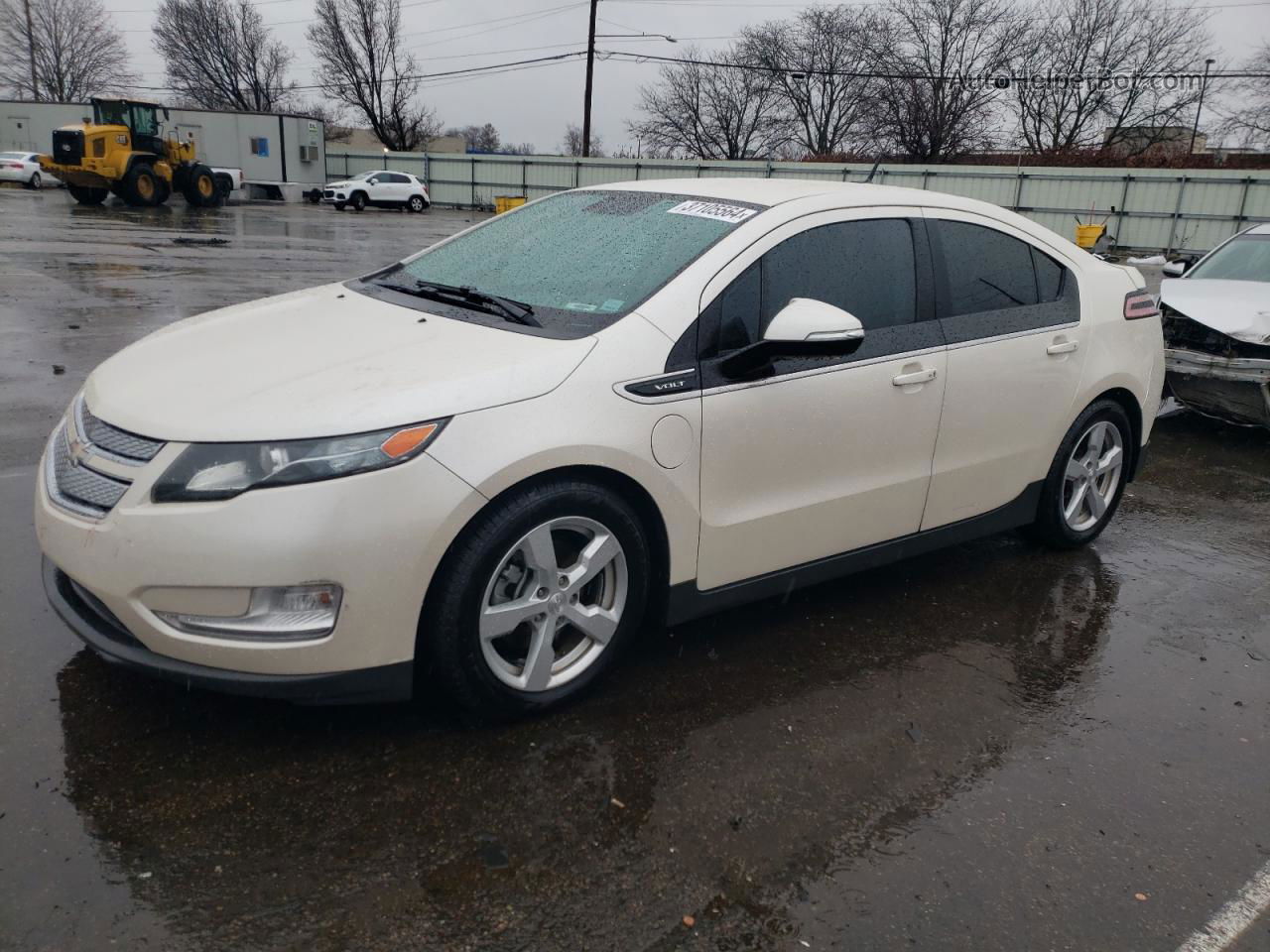 2013 Chevrolet Volt  White vin: 1G1RD6E44DU146354