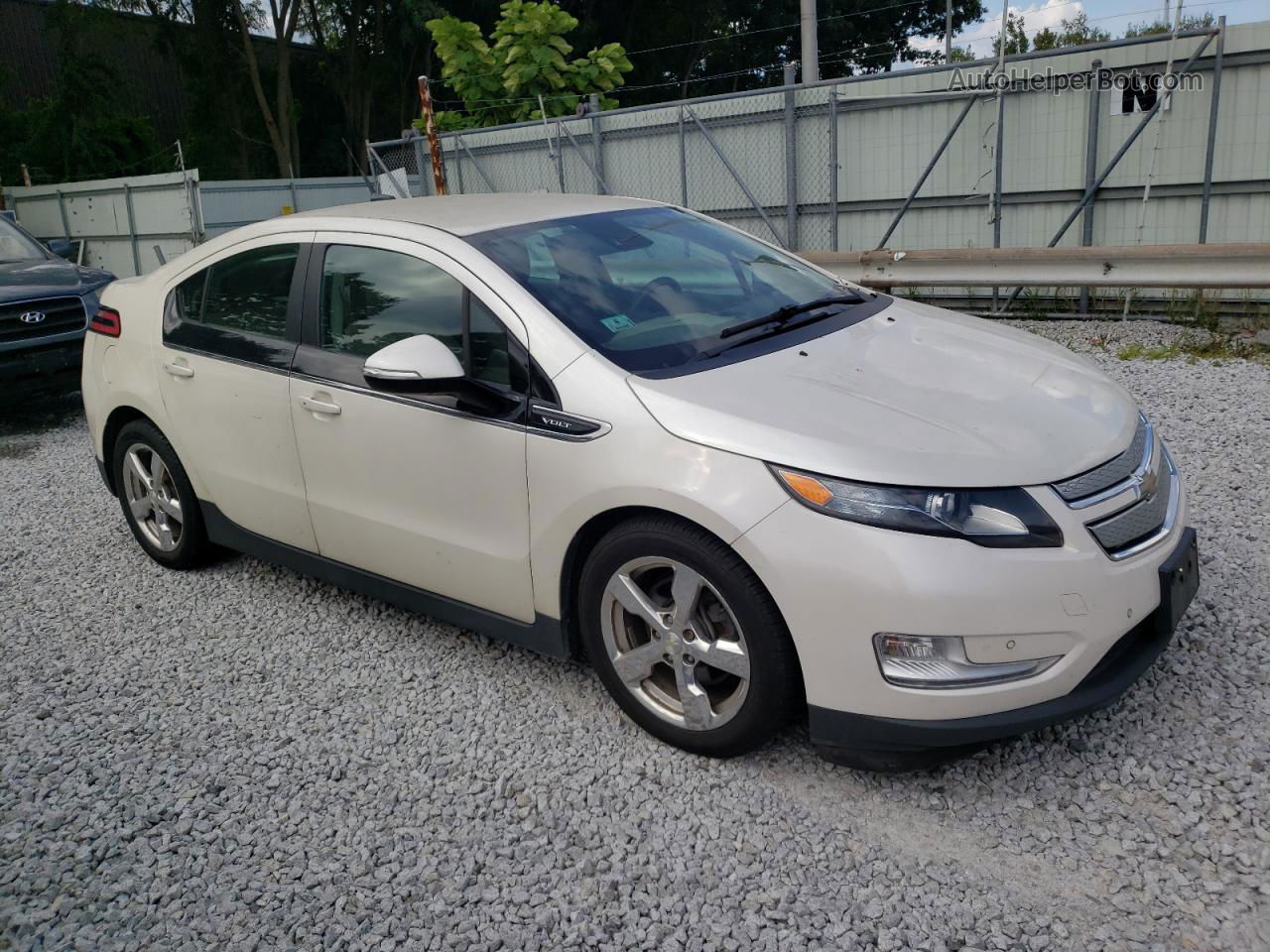 2013 Chevrolet Volt  White vin: 1G1RD6E47DU111100