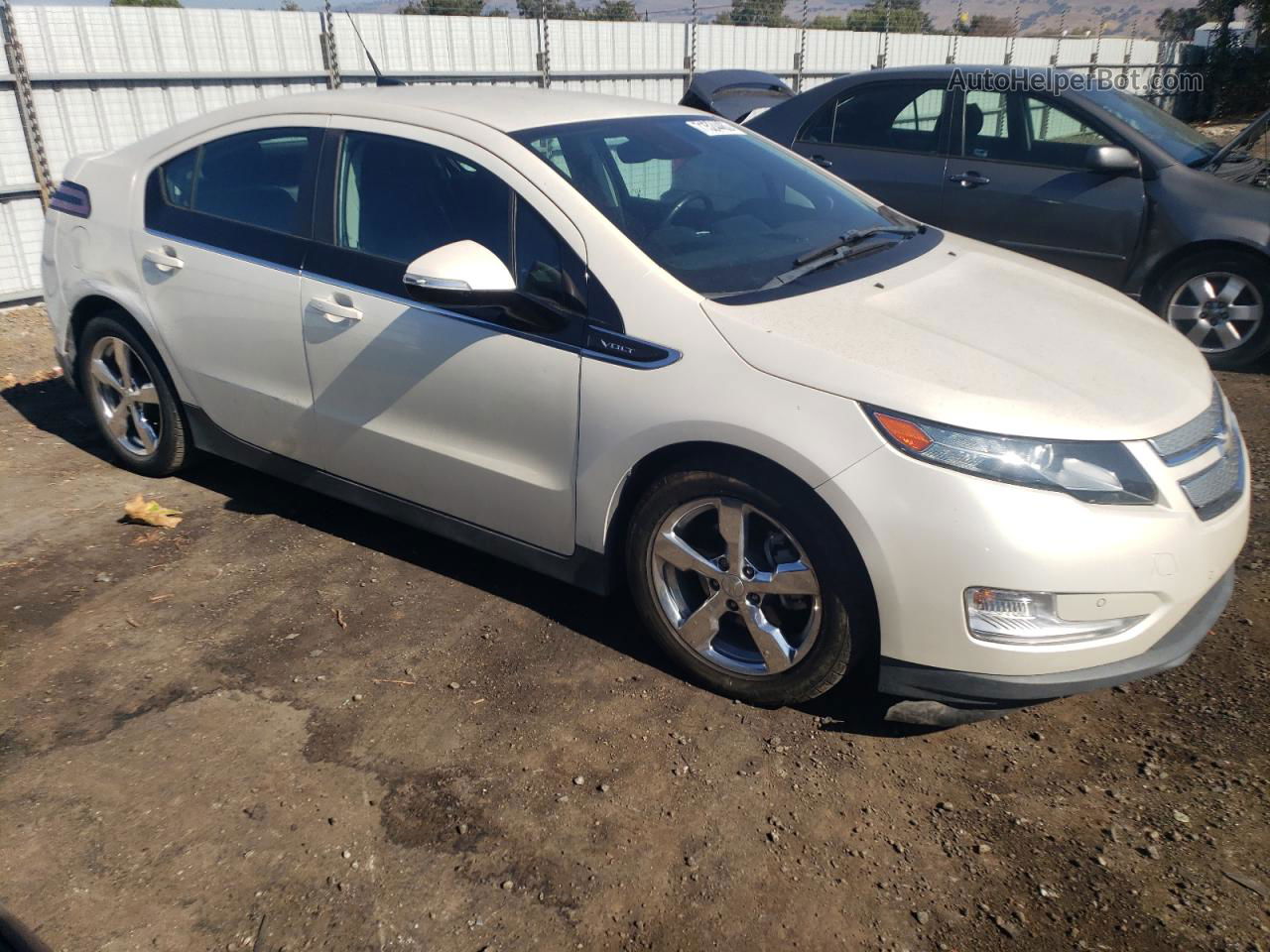 2013 Chevrolet Volt  Cream vin: 1G1RD6E48DU146258