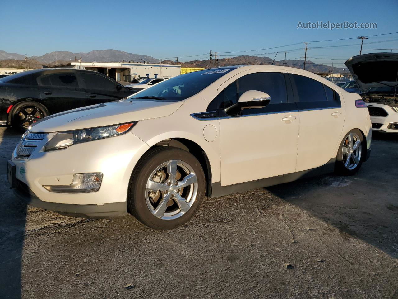 2013 Chevrolet Volt  White vin: 1G1RH6E40DU130043