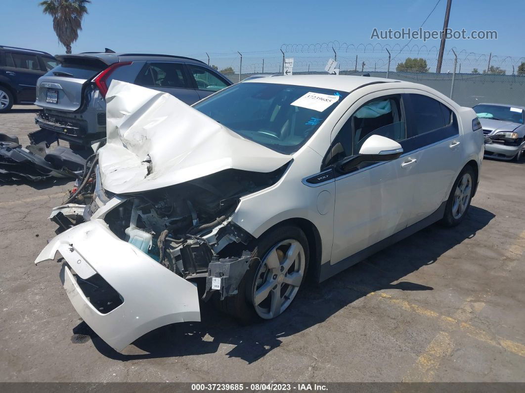 2013 Chevrolet Volt   White vin: 1G1RH6E45DU131785