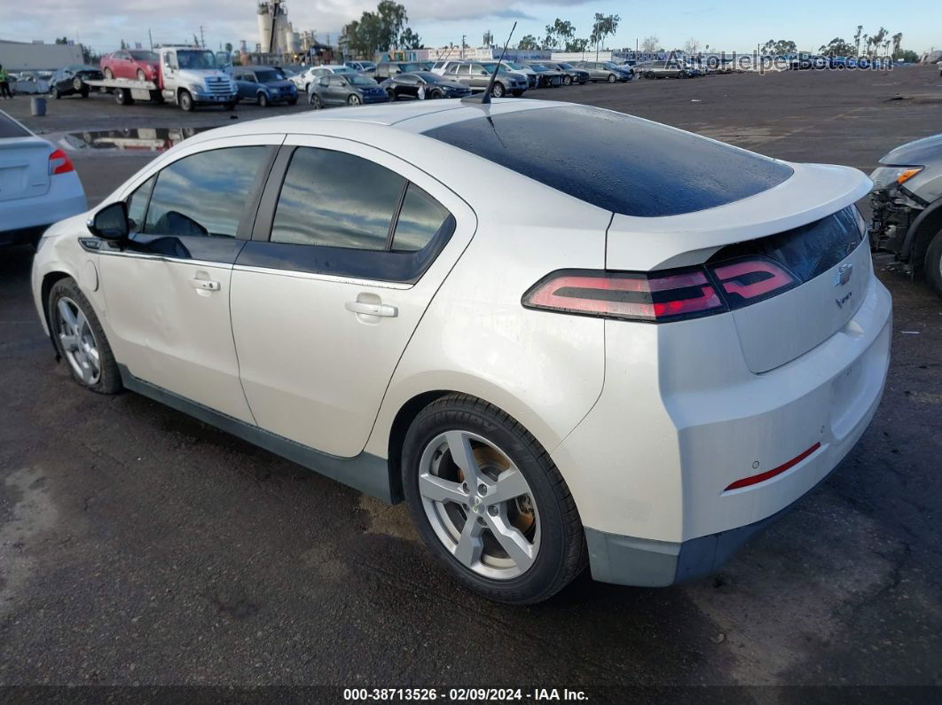 2013 Chevrolet Volt   White vin: 1G1RH6E45DU133911