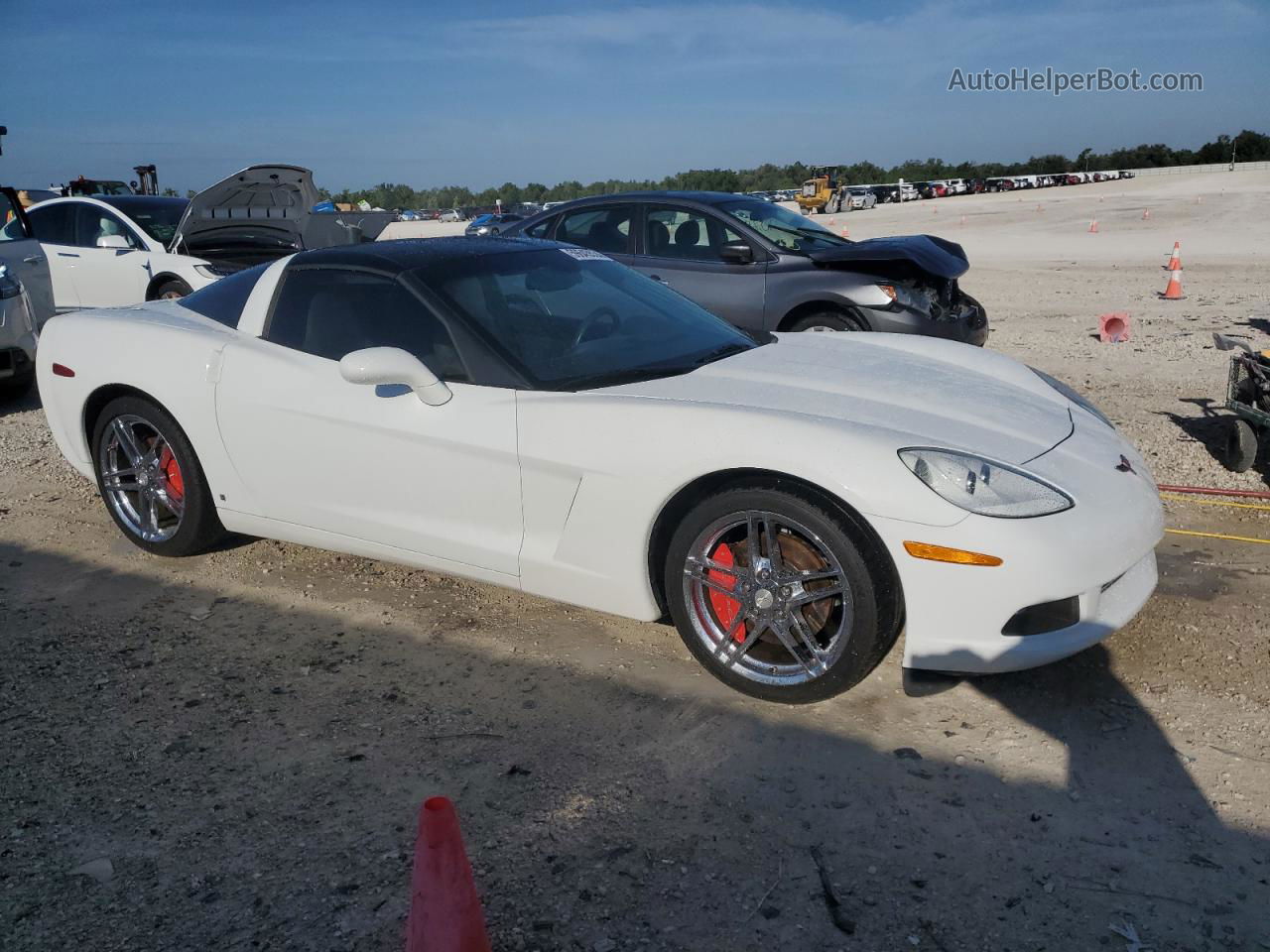 2006 Chevrolet Corvette  White vin: 1G1YY26U265120971