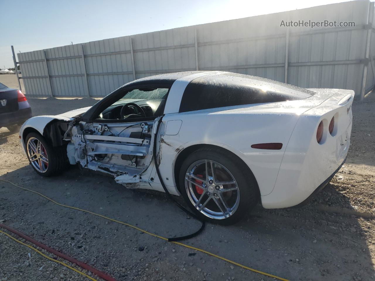 2006 Chevrolet Corvette  White vin: 1G1YY26U265120971