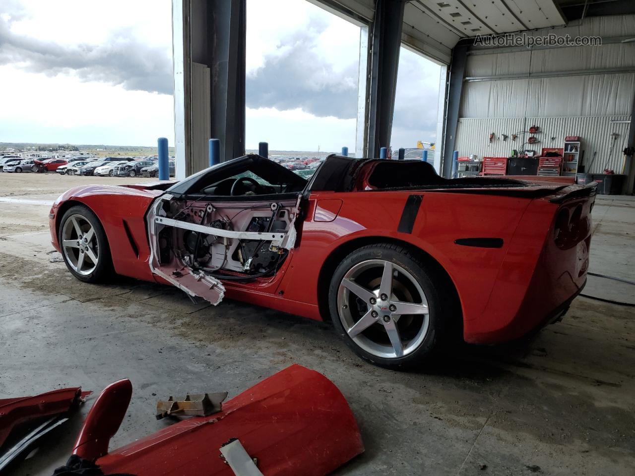 2006 Chevrolet Corvette  Red vin: 1G1YY26U765118259