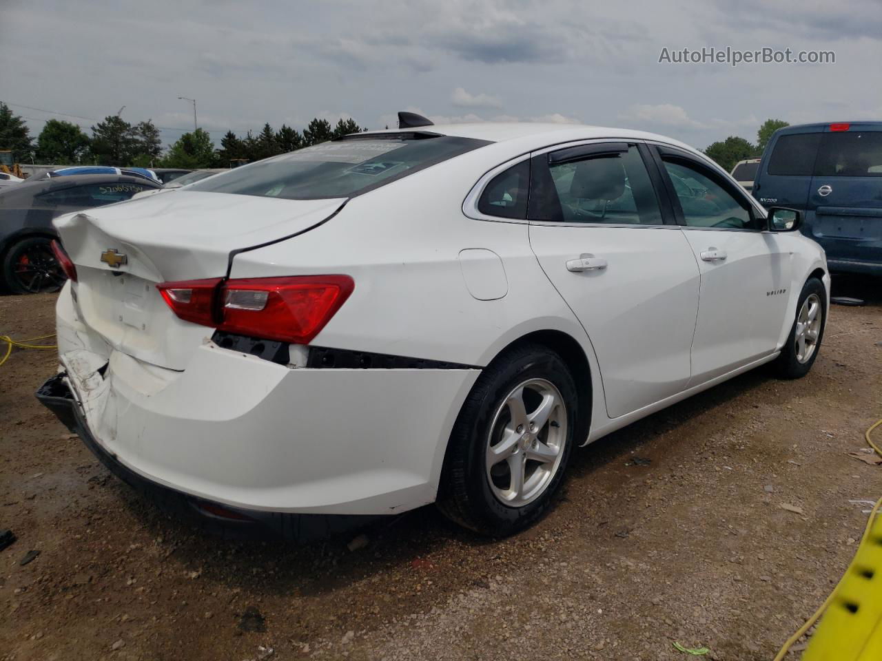 2017 Chevrolet Malibu Ls Белый vin: 1G1ZB5ST1HF232842