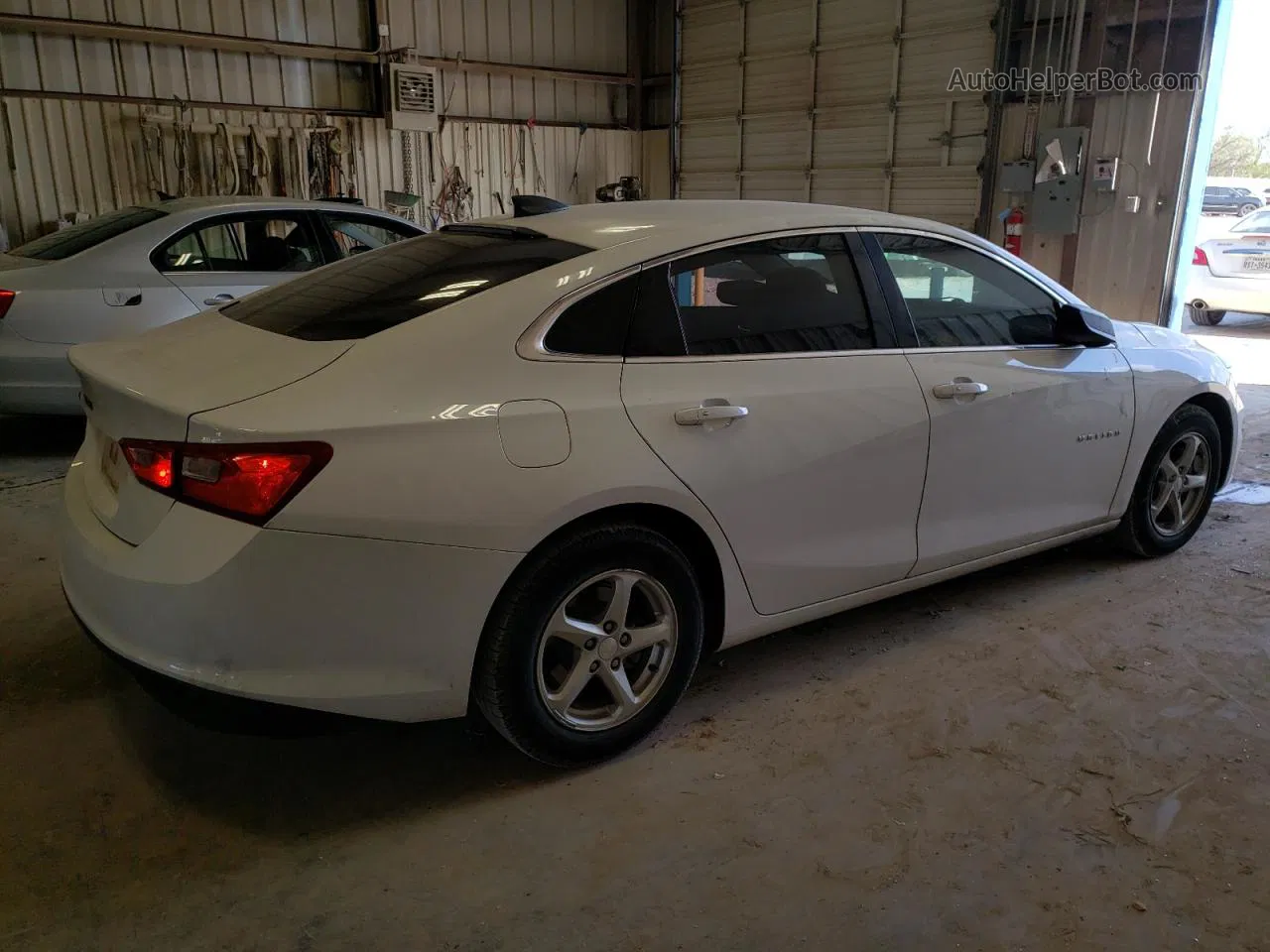 2017 Chevrolet Malibu Ls White vin: 1G1ZC5STXHF227085