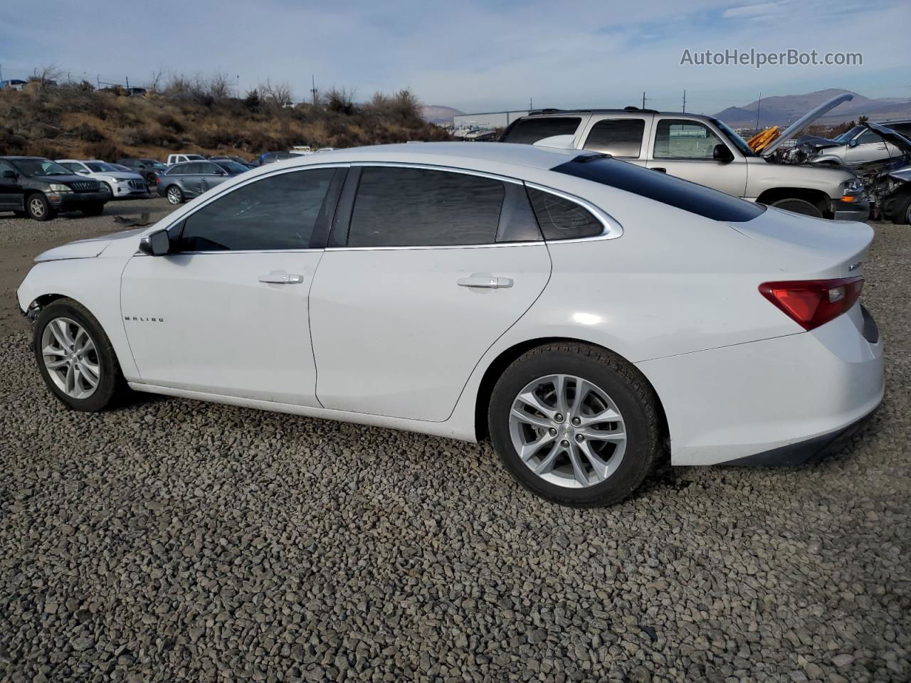 2018 Chevrolet Malibu Lt White vin: 1G1ZD5ST0JF203817