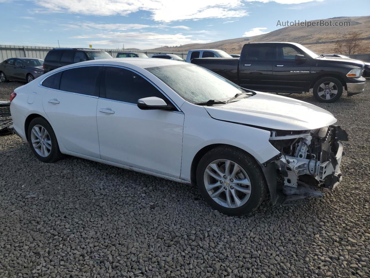 2018 Chevrolet Malibu Lt White vin: 1G1ZD5ST0JF203817