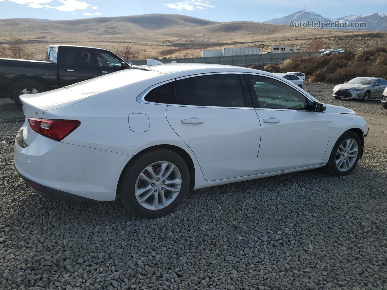 2018 Chevrolet Malibu Lt White vin: 1G1ZD5ST0JF203817