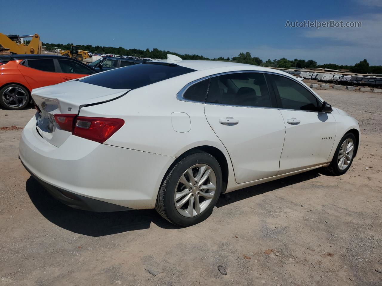 2018 Chevrolet Malibu Lt White vin: 1G1ZD5ST1JF203101