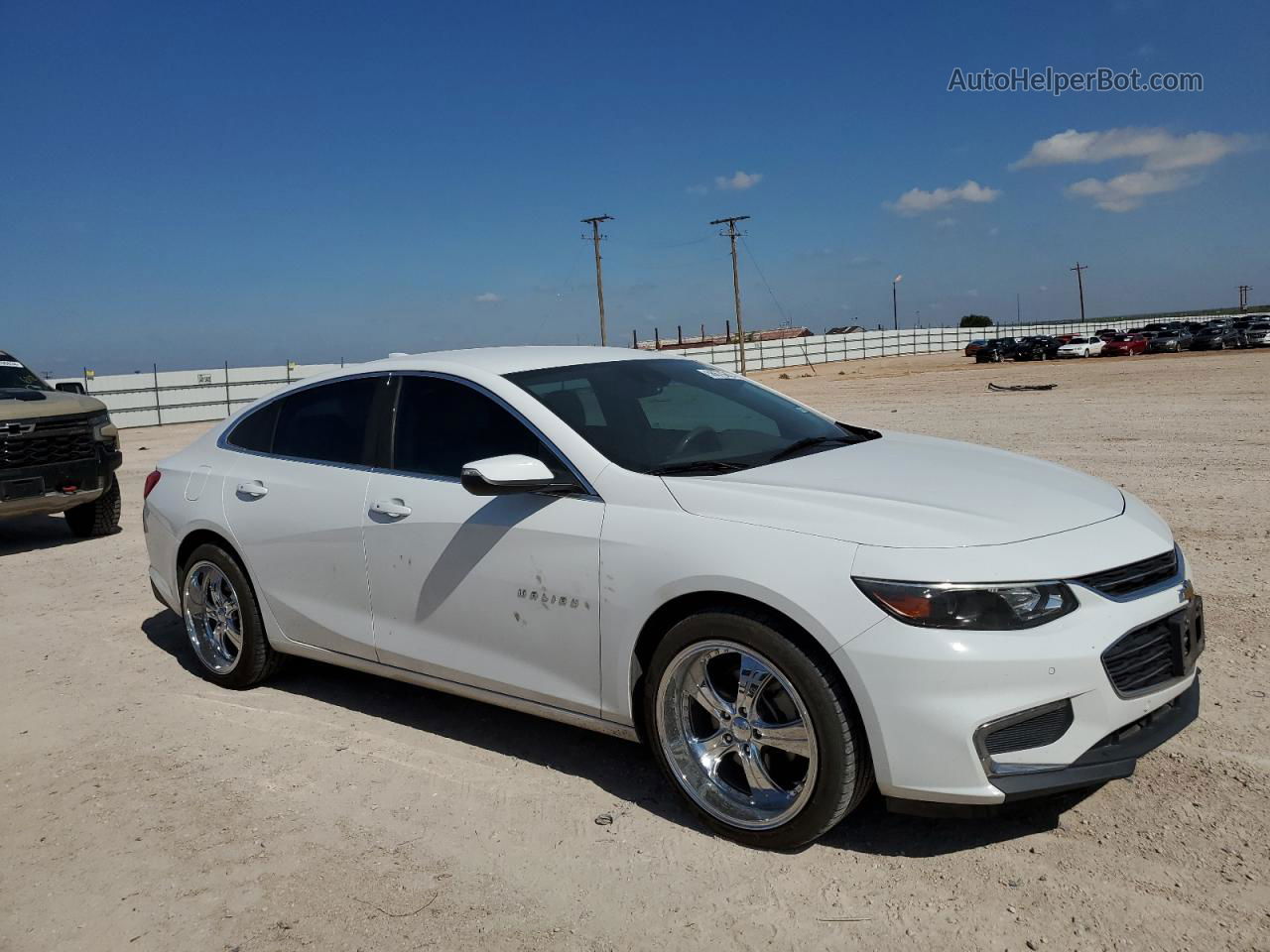 2018 Chevrolet Malibu Lt White vin: 1G1ZD5ST2JF186213