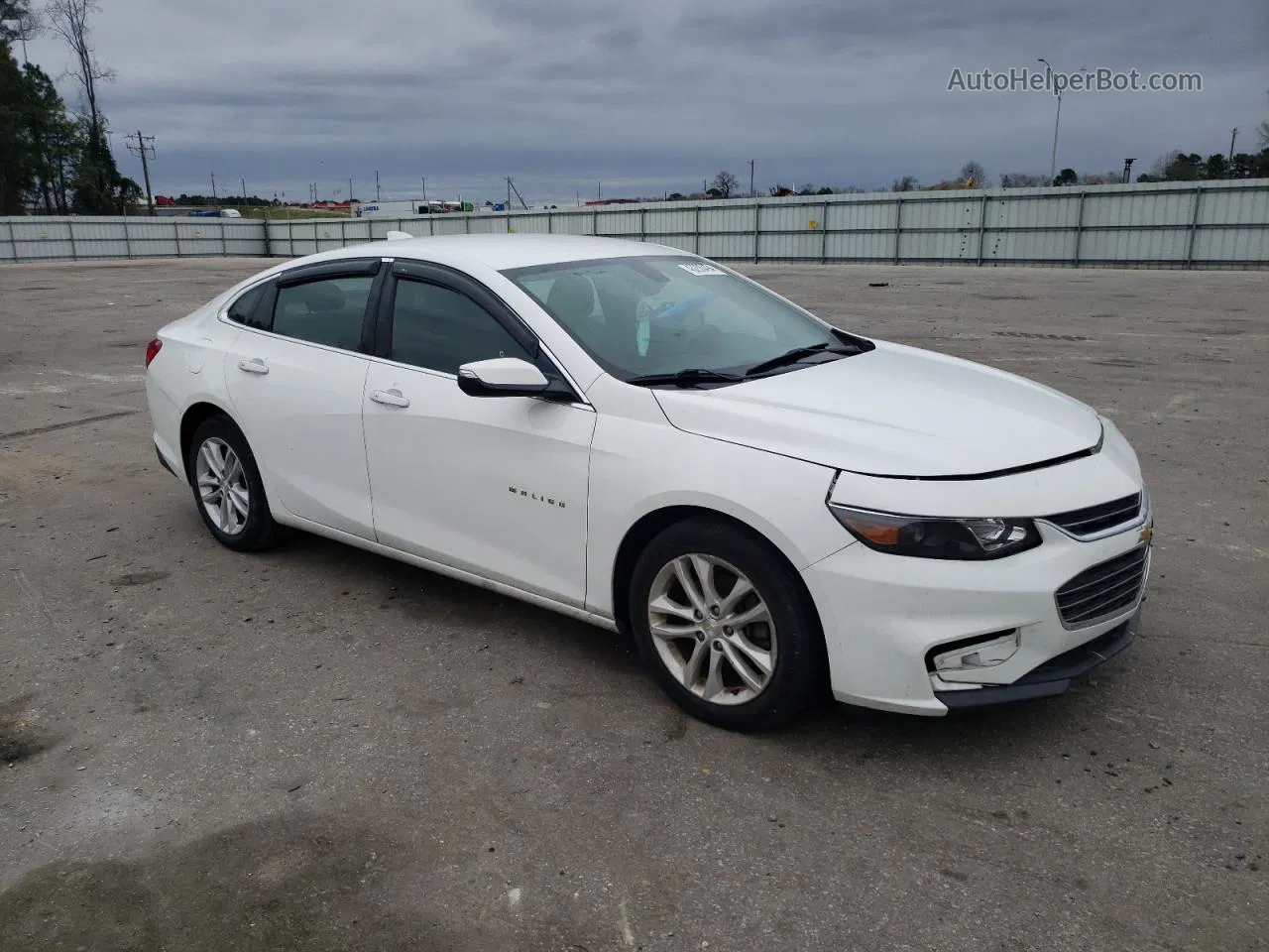 2018 Chevrolet Malibu Lt White vin: 1G1ZD5ST3JF228954