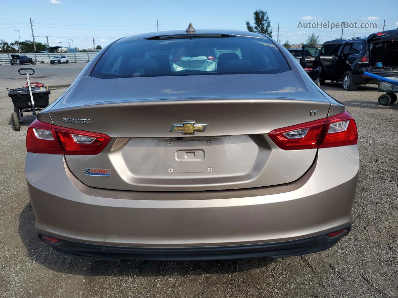 2018 Chevrolet Malibu Lt Tan vin: 1G1ZD5ST5JF199473