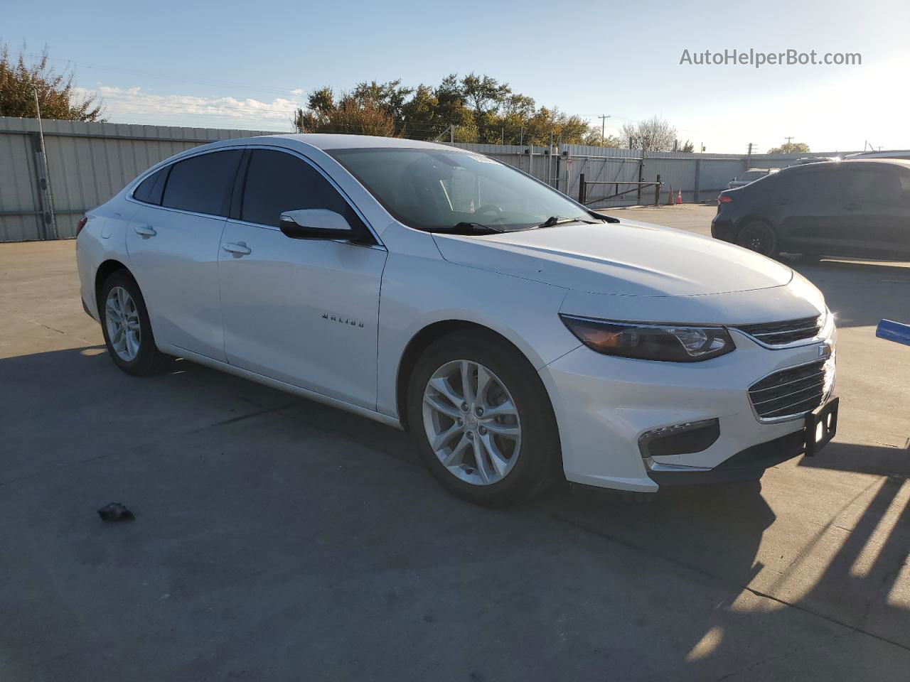 2018 Chevrolet Malibu Lt White vin: 1G1ZD5ST5JF256867