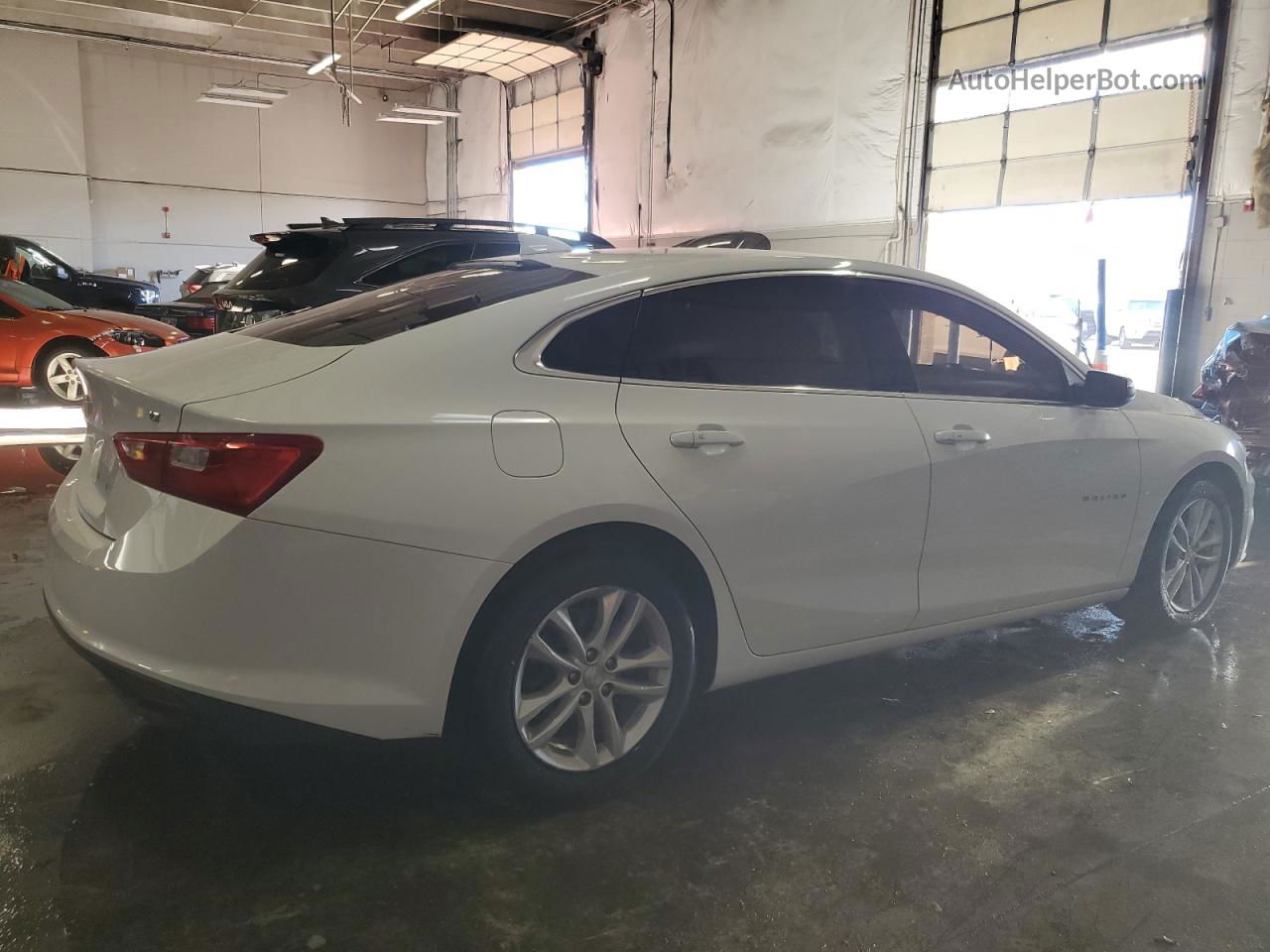 2017 Chevrolet Malibu Lt White vin: 1G1ZE5ST5HF188920