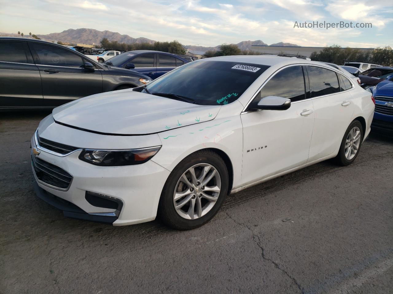 2017 Chevrolet Malibu Lt White vin: 1G1ZE5ST8HF186627