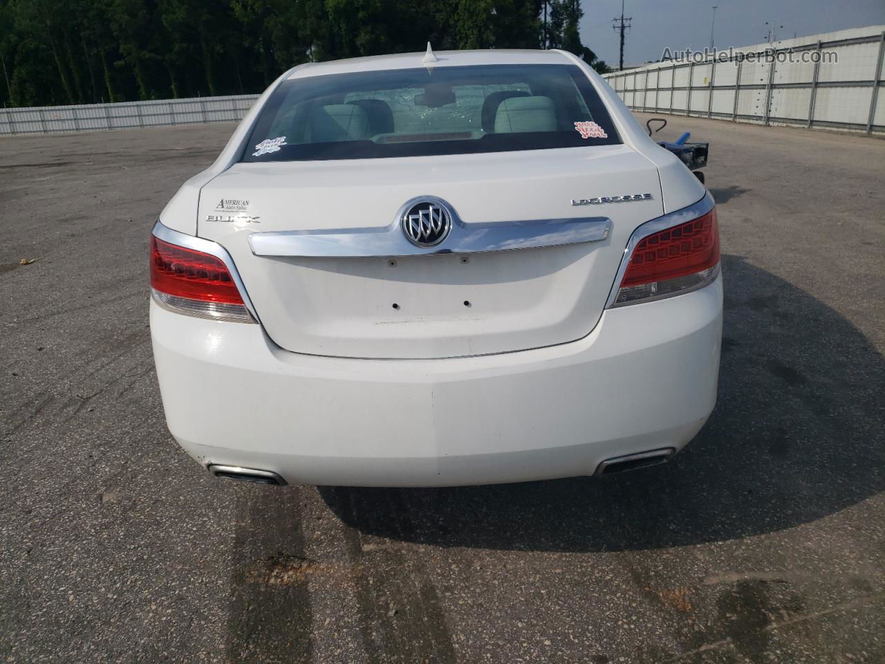 2013 Buick Lacrosse  White vin: 1G4GA5E31DF192829